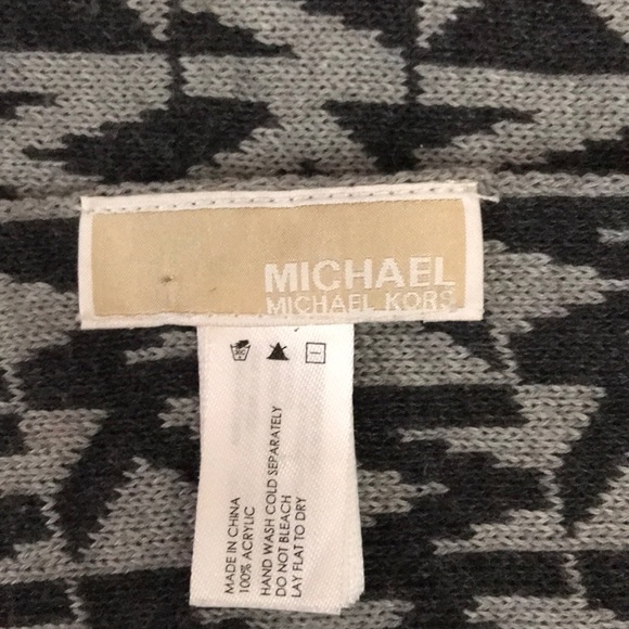 Michael Kors scarf - Picture 2 of 4